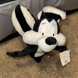 1997 Vintage Pepe Le Pew Six Flags Plushie